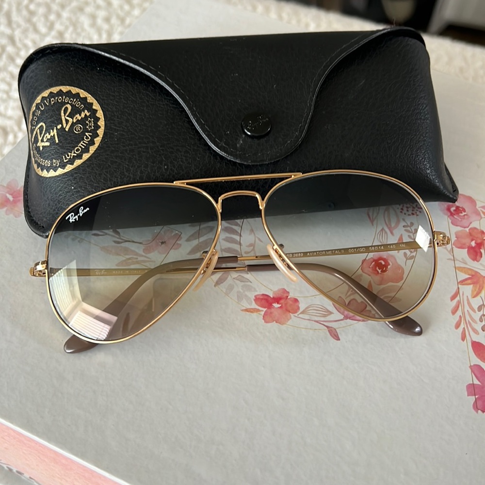 Gorgeous aviators Ray Ban